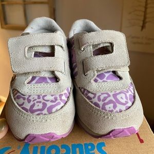 Baby jazz toddler 7.5 velcro purple leopard saucony